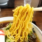 大石家 - チャーシュー麺 麺リフトアップ