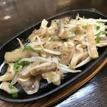 居酒屋 かわはら - 豚耳塩胡椒炒め