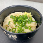 須崎食料品店 - 感動的な醤油うどん