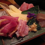 忘れの里 雅叙苑 - 「地鶏の刺身盛り合わせ」