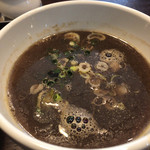 Jinrikisha - 煮干と醤油かおるスープ！