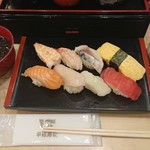 Heiroku Sushi - ランチ￥540-