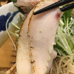 麺屋 猪一 離れ - 昆布〆炙り鶏チャーシューリフト