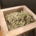 麺屋 猪一 離れ - 無料トッピングのとろろ昆布