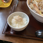 Bagabondo - 「バガ飯」の「うま飯」　ご飯少な目　そぼろ肉が載ってますが鶏臭かったので白ご飯の方が良かった。