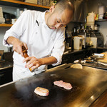 Teppanyaki Sakura - シェフの目利きで厳選された食材を丁寧に調理致します。