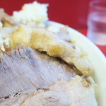 ラーメン二郎 - 豚の厚み