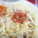 ラーメン二郎 - 粗挽き唐辛子投下～♪