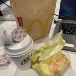 McDonald's - 2019/07 ソーセージマフィン コンビ 200円…イングリッシュマフィン、ソーセージパティ、そしてチーズ。3つの味わいがいいのだ