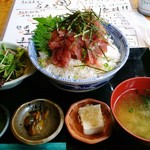 中落ち100円の店 まぐろんち - 中落ち丼　税込580円