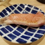 出羽鮨 - マグロ・二の腹。