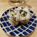 出羽鮨 - 梅キュー巻き。