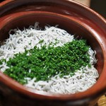 傳 - しらすご飯