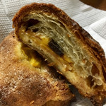 Pane Ho Maretta - 自家製カスタードクリームとチョコとマンゴークリーム