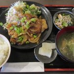 恋絆 - 豚の生姜焼き定食！