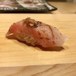 すが弥 - 脂ののった金目鯛。薬味と一緒にさっぱりと