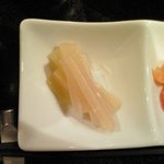 東麻布 逢坂  - <'12/01/11撮影>鯛茶づけ 1000円 のセロリの漬物