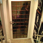 東麻布 逢坂  - <'12/01/11撮影>外観の地下1階入口の風景です