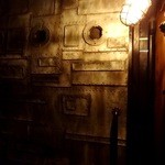 深化 - 2012年1月撮影　潜水艦の扉です。