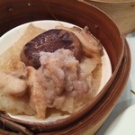 Metropol Restaurant - 鶏肉、キノコ、魚の浮き袋の蒸し