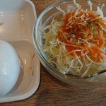 珈琲家比呂野 - モーニングサービスのサラダとゆで卵