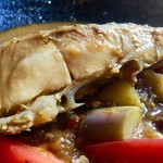 スプーンソング - 【フィッシュ・コランブ】魚はスプーンソングでは定番の、ブリの切り身です。