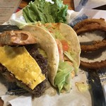 Islands Fine Burgers & Drinks - 