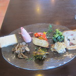 トラットリア エ ピッツェリア アミーチ - 前菜２人前