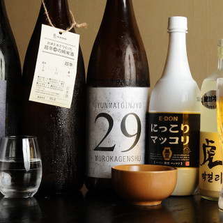 幻の一杯「虎マッコリ」や、品揃え豊富なドリンクで乾杯