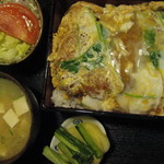 大元 - かつ重　850円
