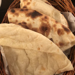 ビストロひつじや - サービス？のナン