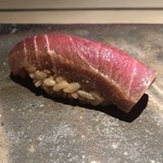 菊鮨 - 本鮪中トロ〜10日ほど寝かして軽く熱を入れたもの。魅力的過ぎる〜。^_^