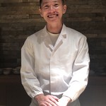 菊鮨 - ご主人の瀬口さん。爽やかな好青年だがかなりの実力派。それに男性も惹きつける魅力がある。