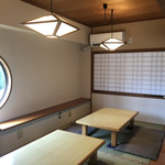 菊鮨 - 広い待合室。