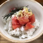 カフェアンドショップ ロータスランド - 2019/07/12
      週替りおまかせセット 550円
      ・冷やしつけ麺
      ・味玉子
      ・野菜のオーブン焼き
      ・フライドポテト2種
      ・きゅうりのピリ辛炒め
      ・朝採りゆでとうもろこし
      ・トマト丼（ミニサイズ）