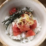 カフェアンドショップ ロータスランド - 2019/07/12
      週替りおまかせセット 550円
      ・冷やしつけ麺
      ・味玉子
      ・野菜のオーブン焼き
      ・フライドポテト2種
      ・きゅうりのピリ辛炒め
      ・朝採りゆでとうもろこし
      ・トマト丼（ミニサイズ）