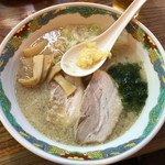 特麺コツ一丁ラーメン - ラーメン 麺半分 700円 ニンニクあり