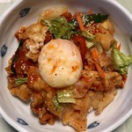 Ham Bi Je Deli - 器に移しかえた辛みそサムギョプサルビビンバ