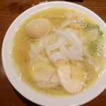 RAMEN 風見鶏 - 鶏白湯 塩 700円