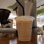 Honolulu Coffee Co. - コールド・ラテ。