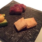 天外天  - 前菜盛り合わせ（蜂蜜味叉焼、キュウリとホタテ貝柱、パリパリの皮で包んだガチョウ）