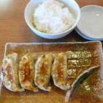 Chuuka Kicchin Gura - 焼餃子（4個）/無料のライス