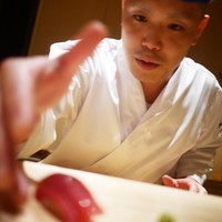 鮨 利﨑 - 元気のいい大将