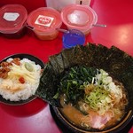 家系ラーメン とらきち家 - 