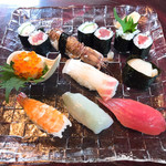 きてや - 中にぎり