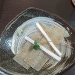 生粉打 作美 - 蕎麦のさしみ
      大根と蕎麦の芽つき