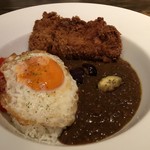 カフェ・レスト・バー・ドドド - 茄子と牛ひき肉のこってりカレー＋チキンカツ