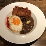 カフェ・レスト・バー・ドドド - 茄子と牛ひき肉のこってりカレー＋チキンカツ