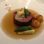 ナベノ-イズム - たっぷりの牛フィレに美しいコンソメ