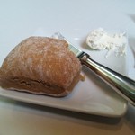 神楽坂 フレンチレストラン ラリアンス - ライ麦パンと自家製バターは絶品♡